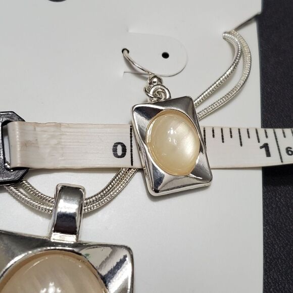 Signature NYC silver tone shimmery stone matching earring and necklace set - Picture 11 of 13